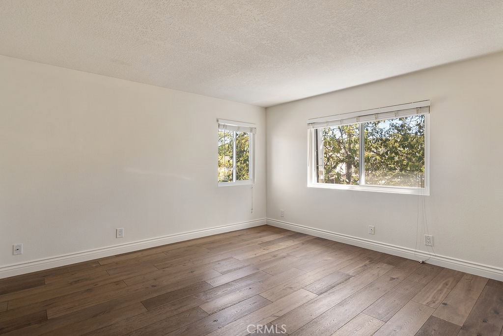 4989 Cochran Street