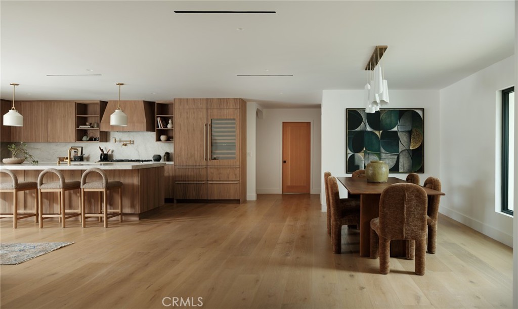 2437 Windward