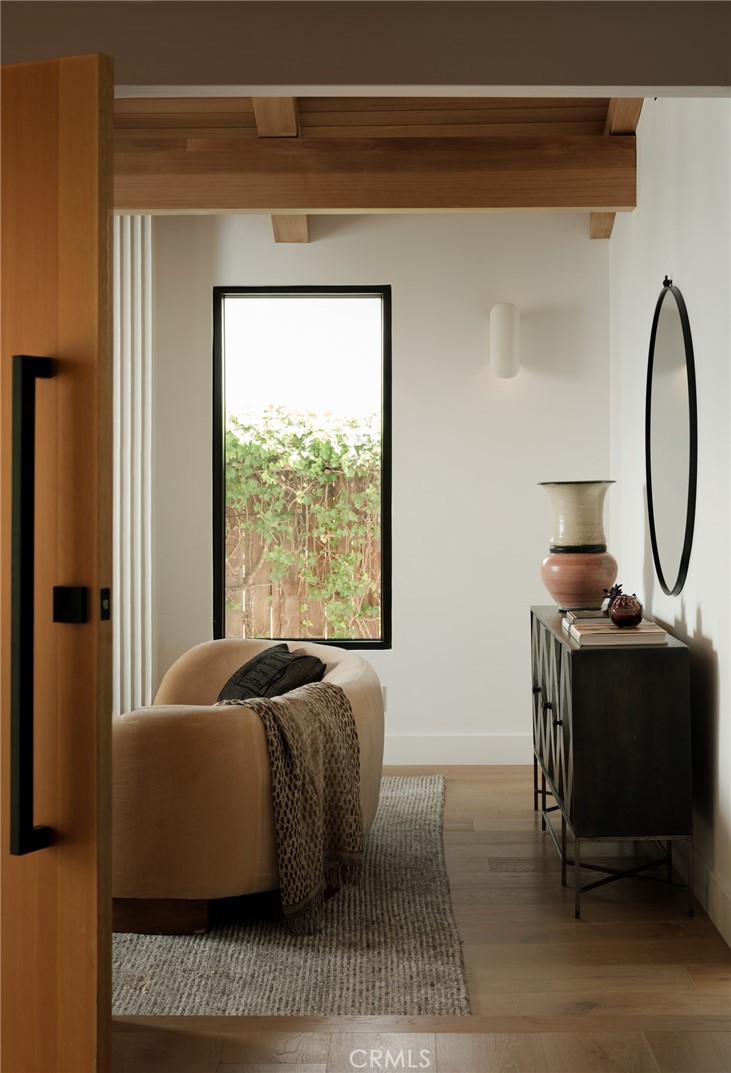 2437 Windward
