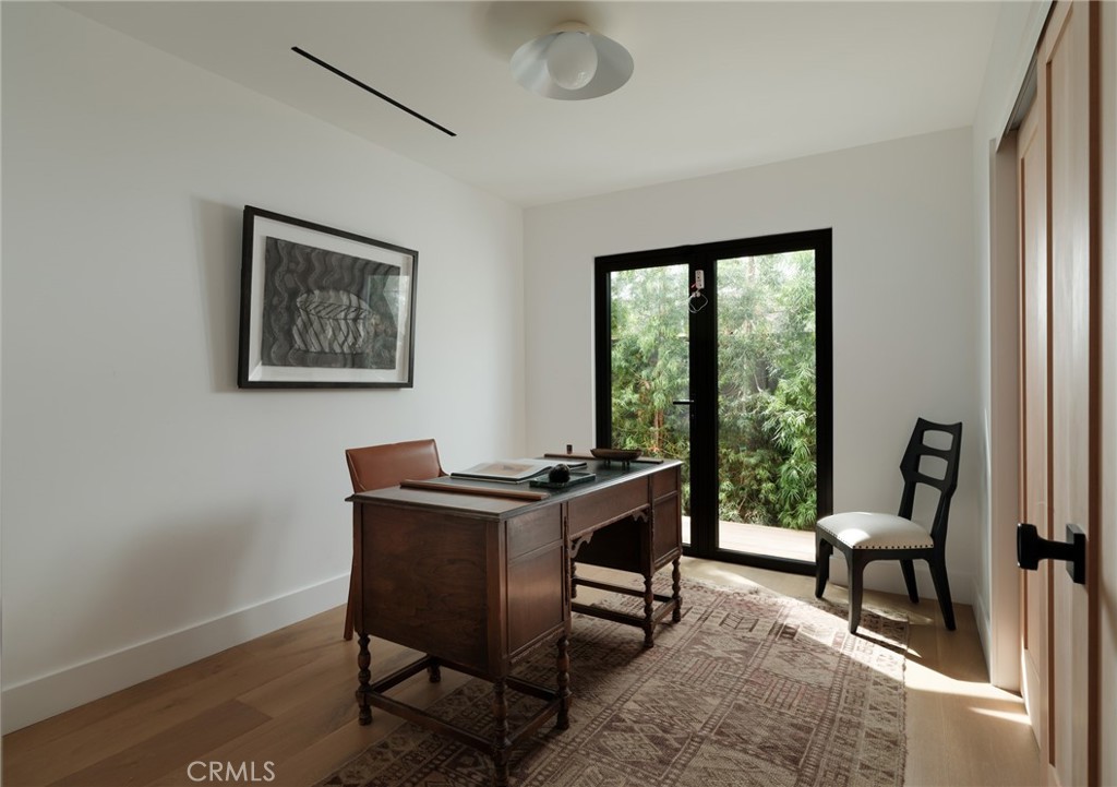2437 Windward