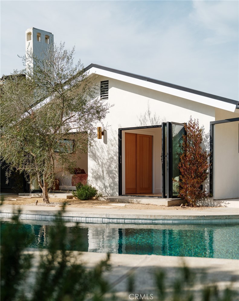 2437 Windward