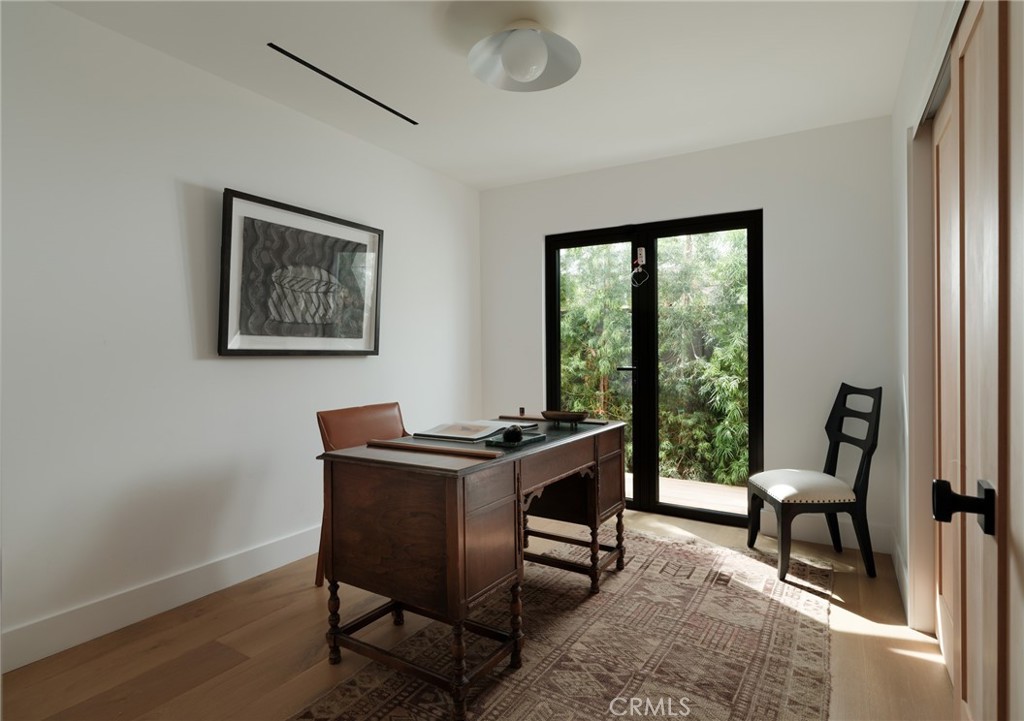 2437 Windward