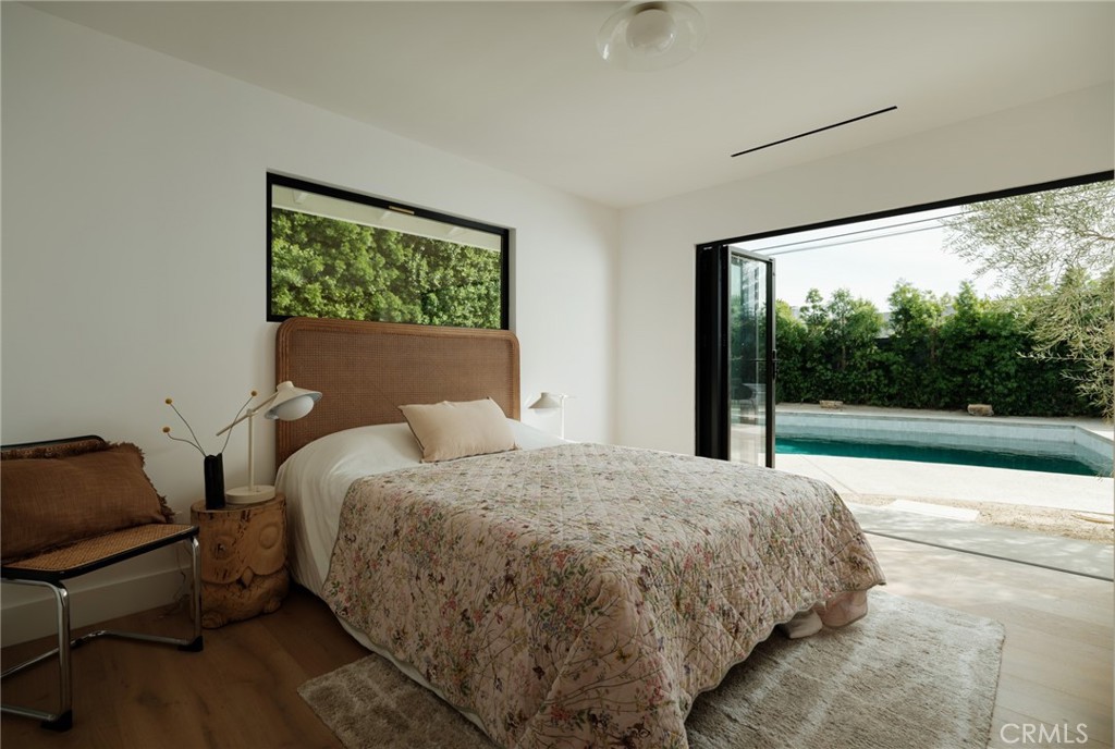 2437 Windward
