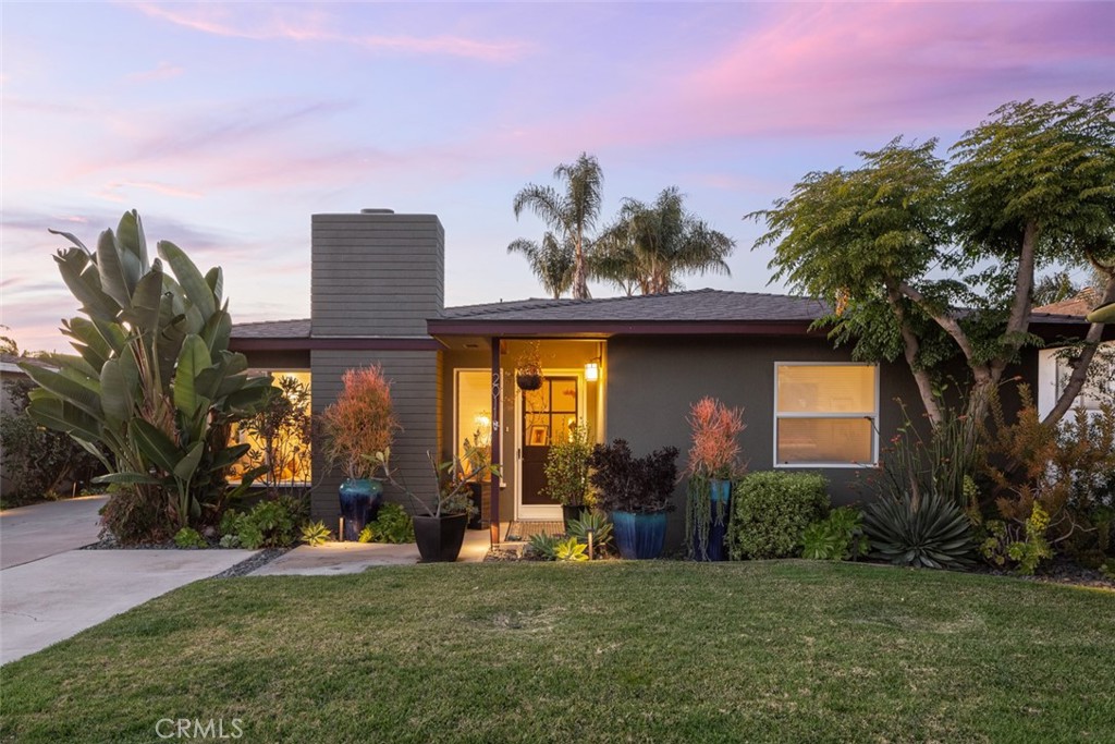 2011 Tustin Avenue