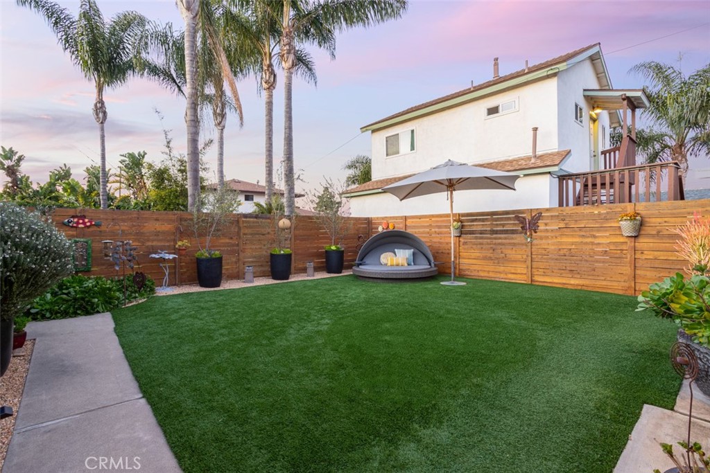 2011 Tustin Avenue