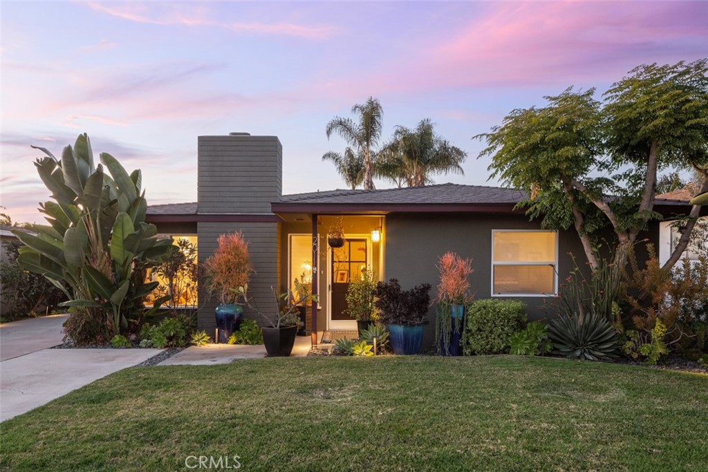 2011 Tustin Avenue