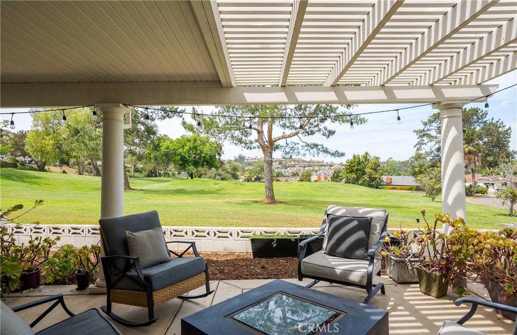 1327 San Julian