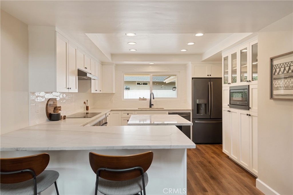 1327 San Julian