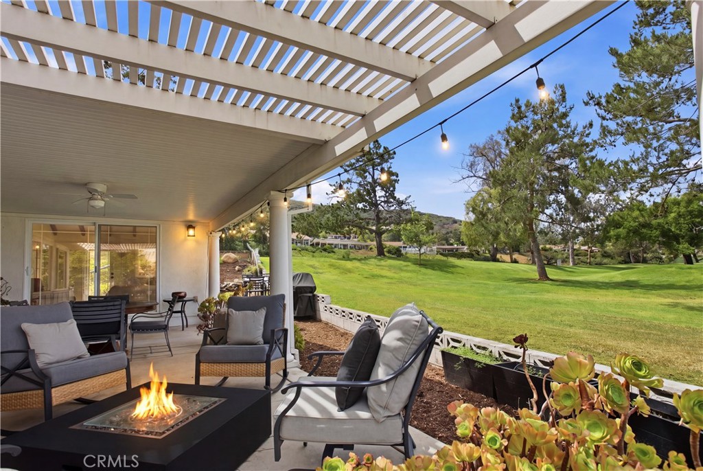 1327 San Julian