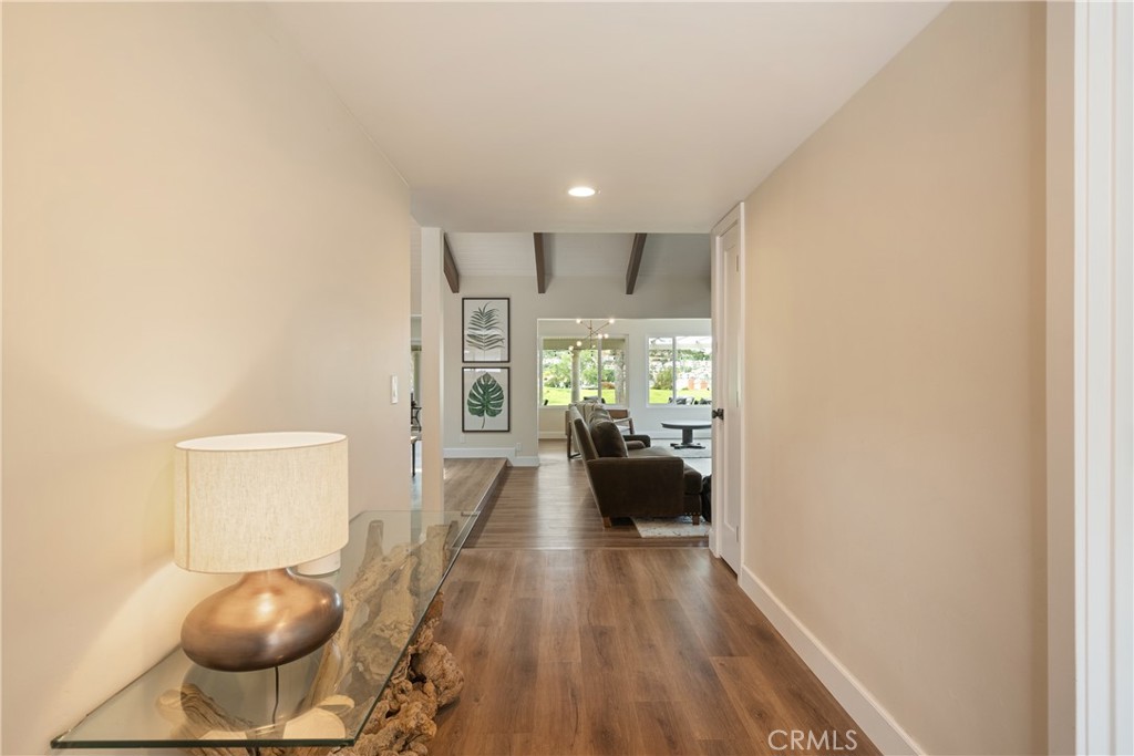 1327 San Julian