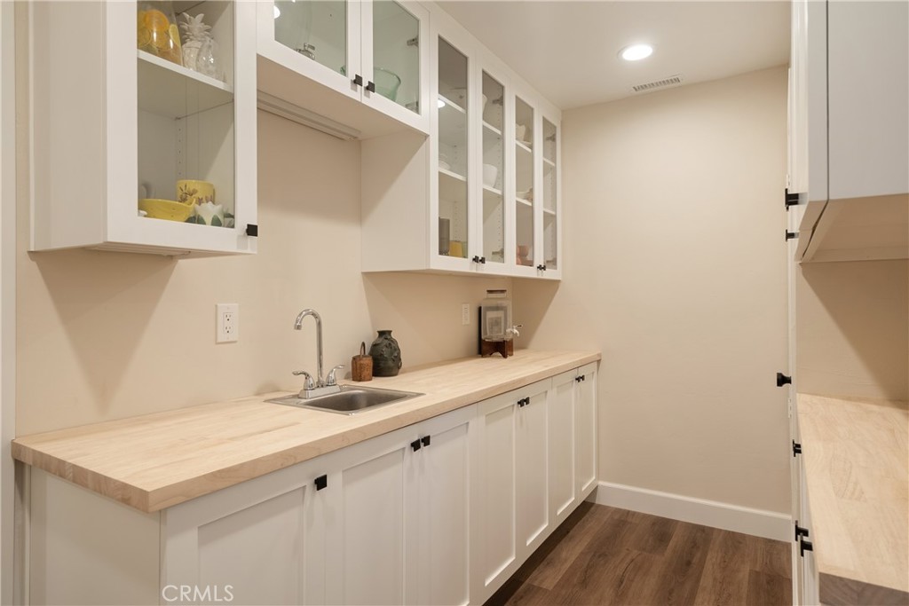 1327 San Julian