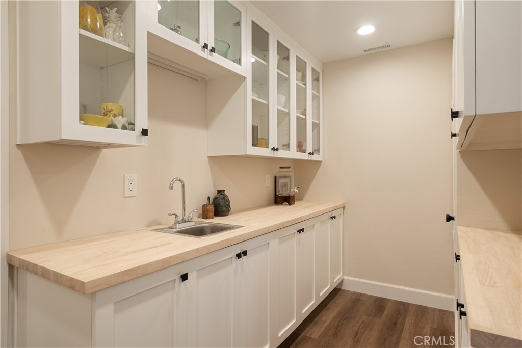 1327 San Julian