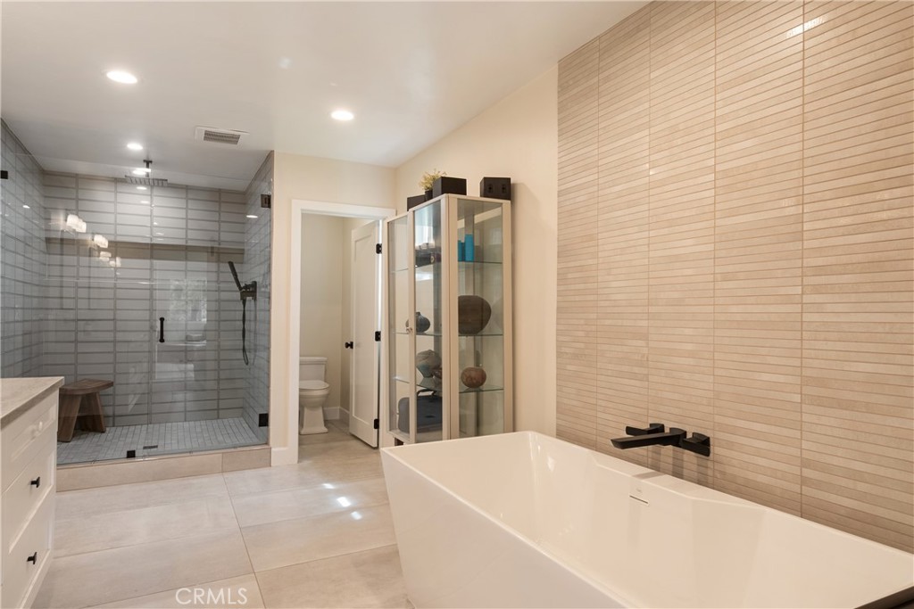 1327 San Julian