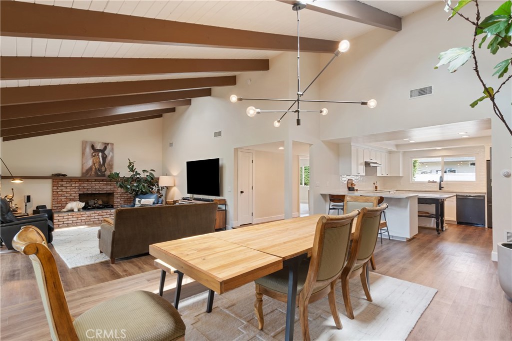 1327 San Julian