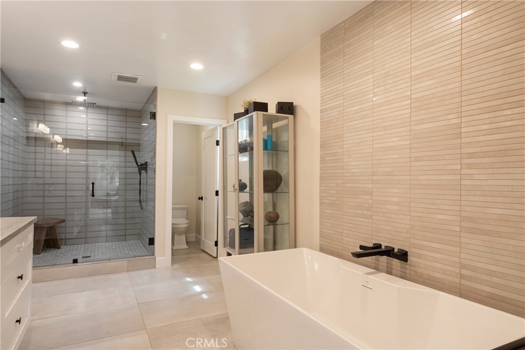 1327 San Julian