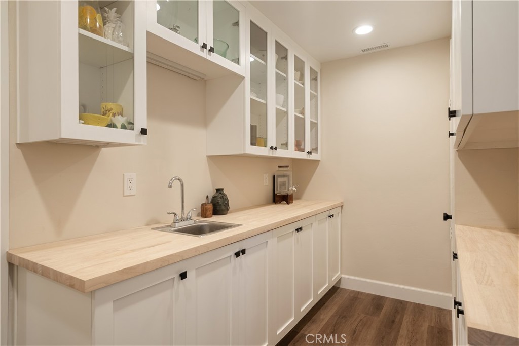 1327 San Julian