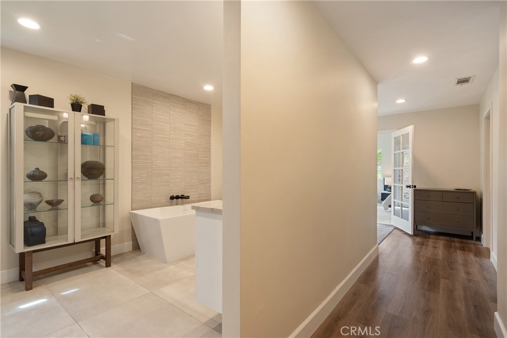 1327 San Julian