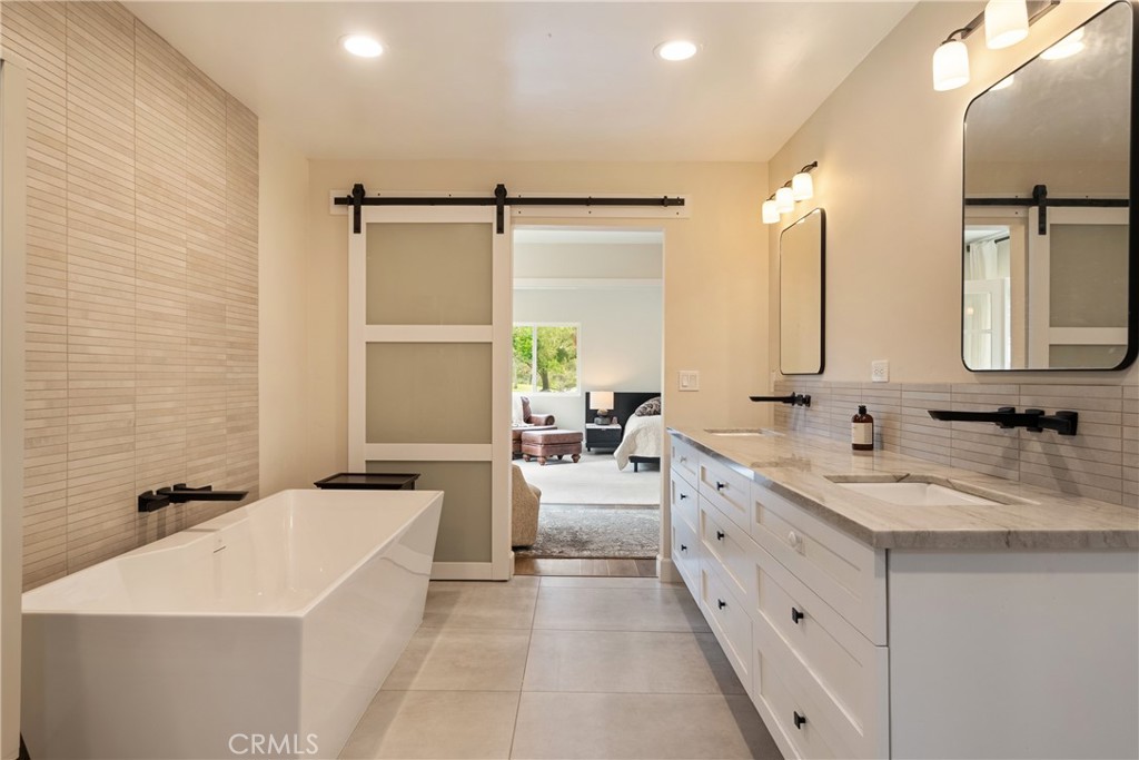 1327 San Julian