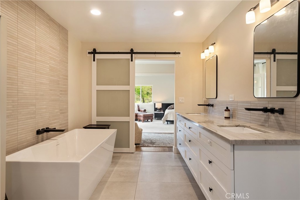 1327 San Julian