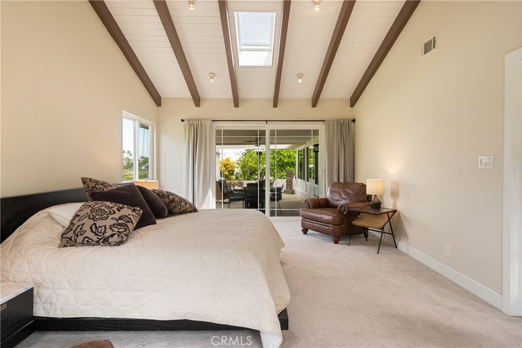 1327 San Julian