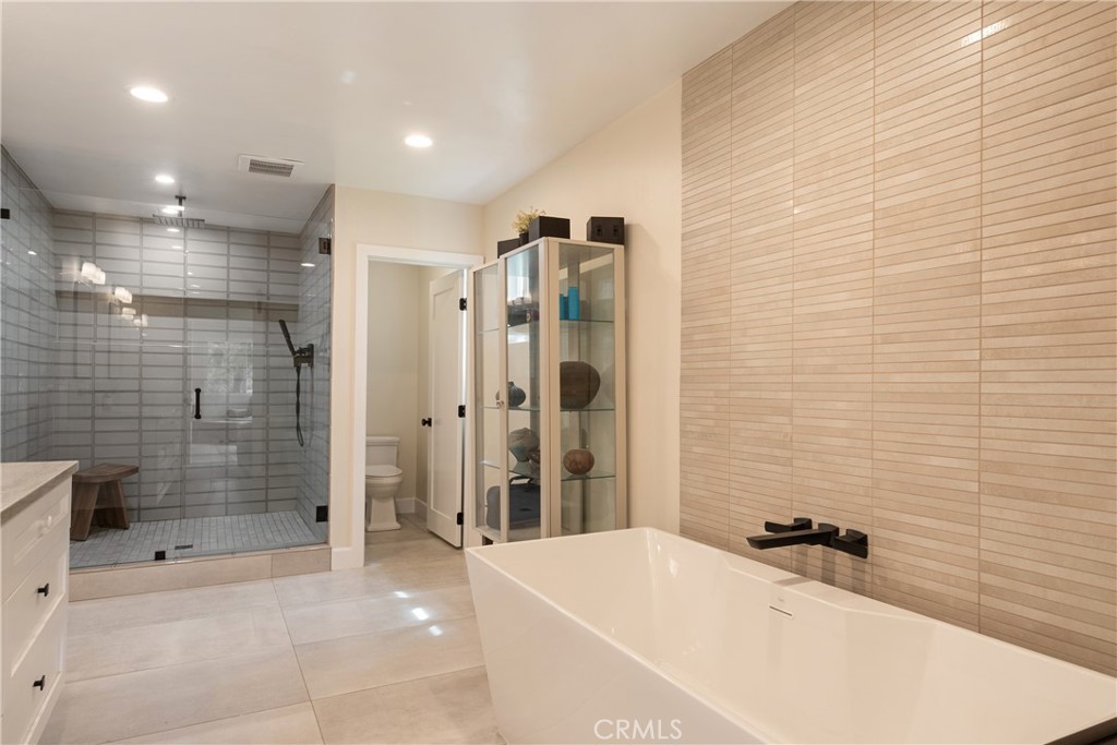 1327 San Julian