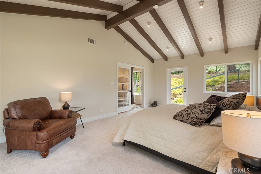 1327 San Julian