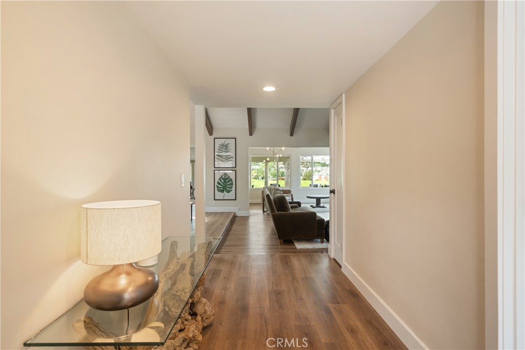 1327 San Julian