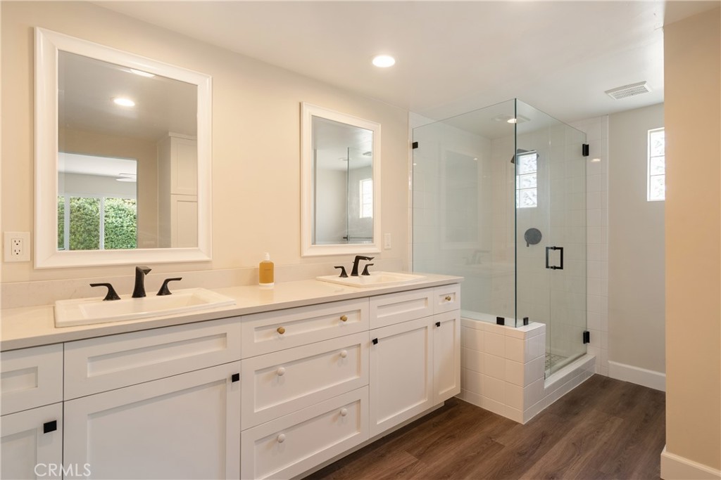 1327 San Julian