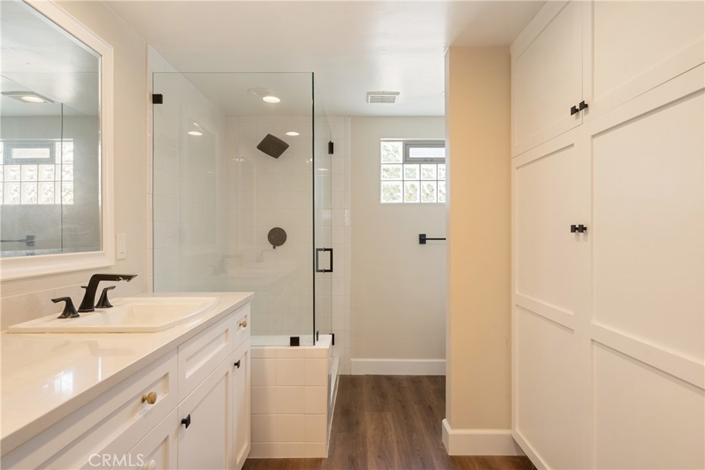 1327 San Julian