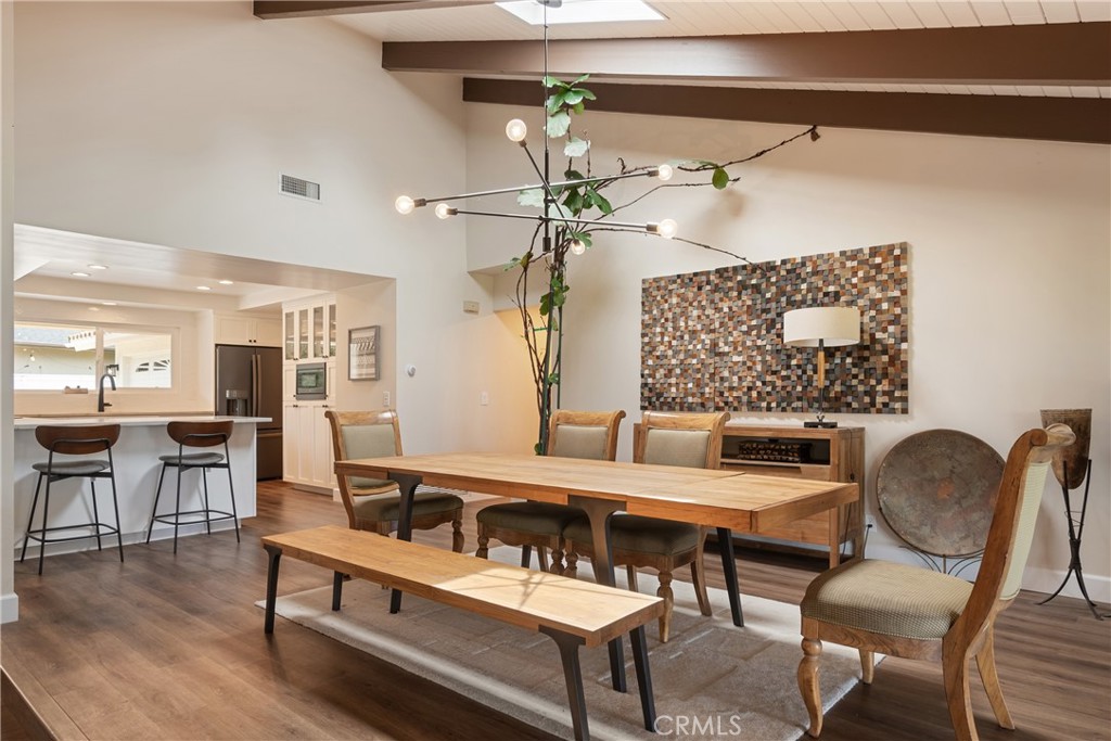 1327 San Julian