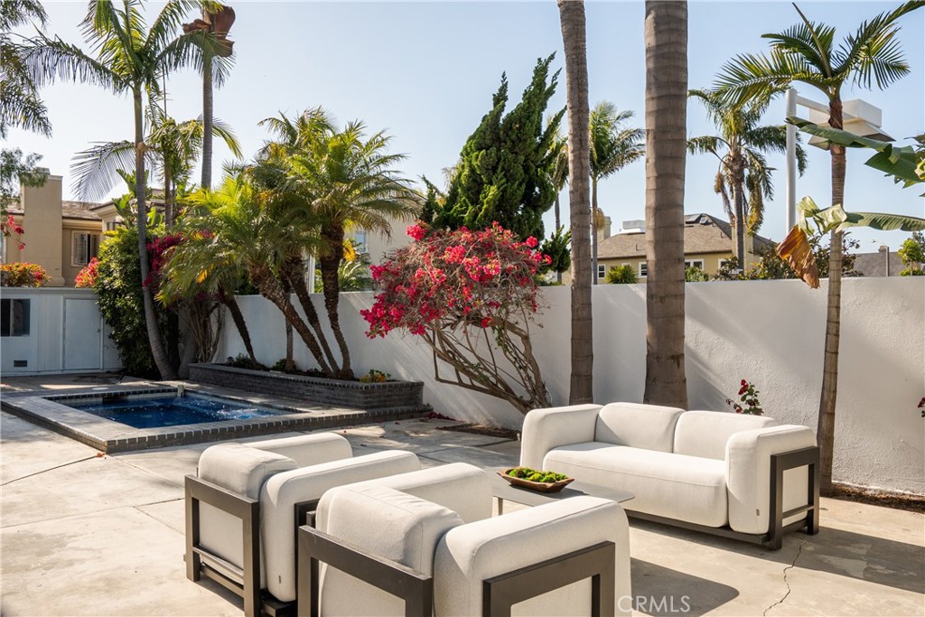 17182 Hillside Circle