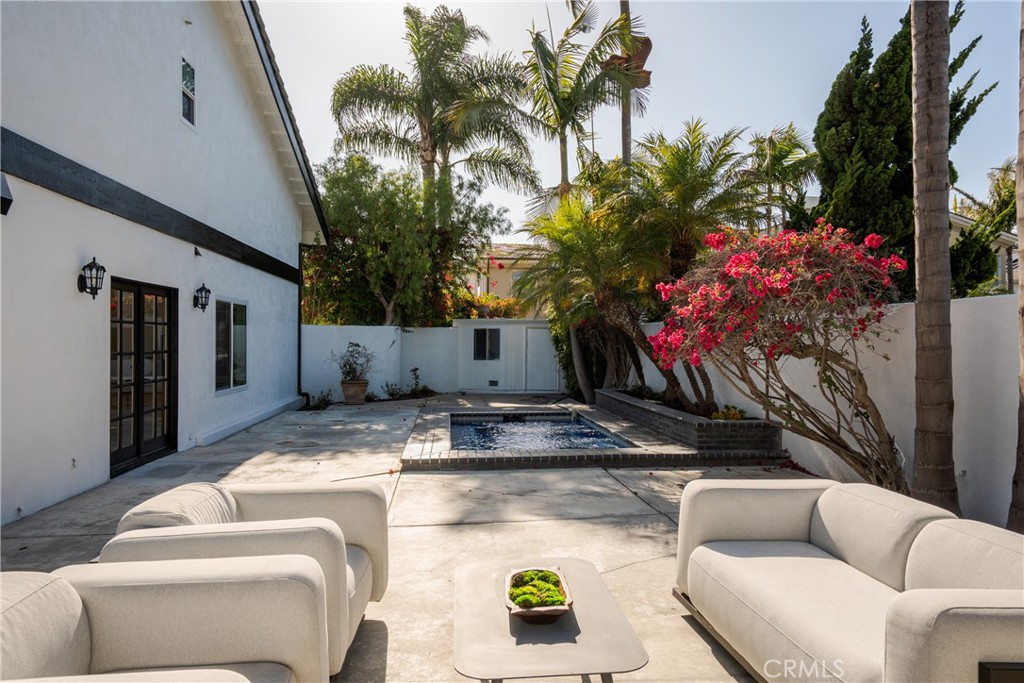 17182 Hillside Circle