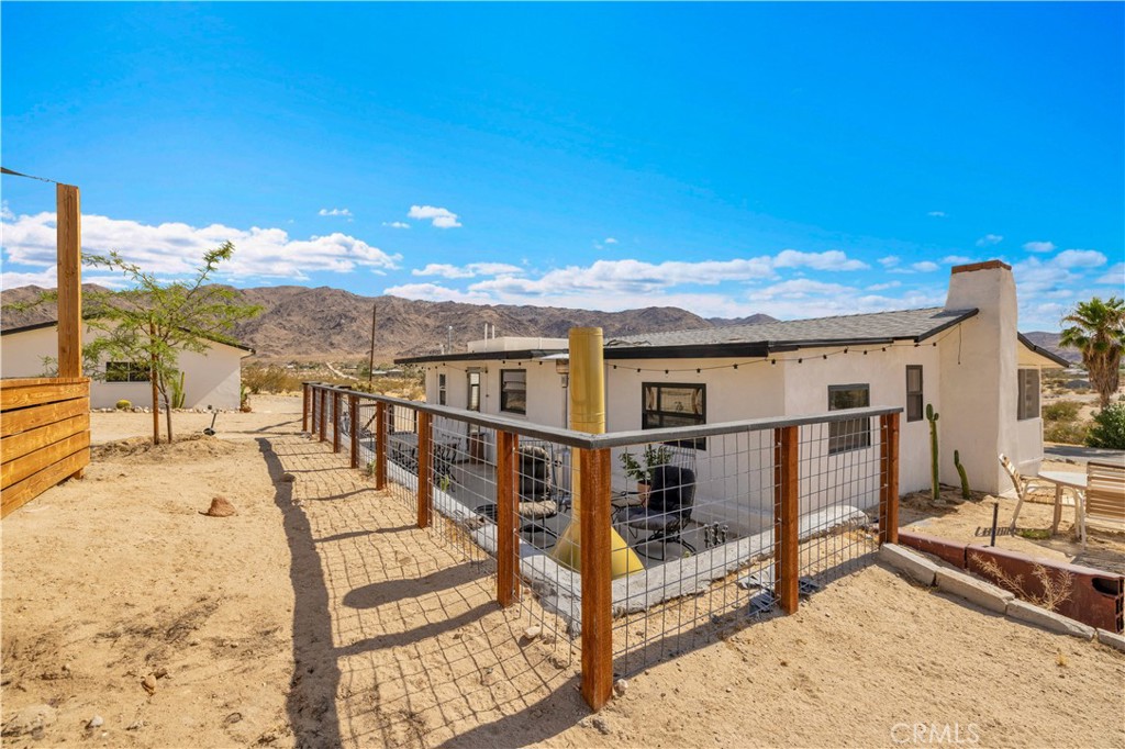 6597 Mesquite Springs