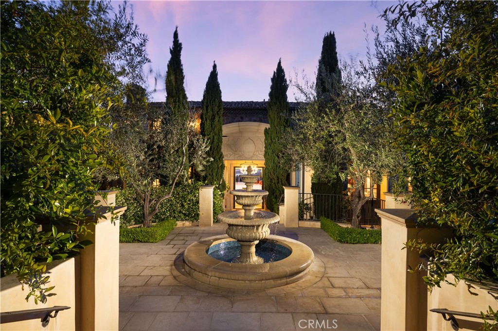 9 Pelican Crest Drive