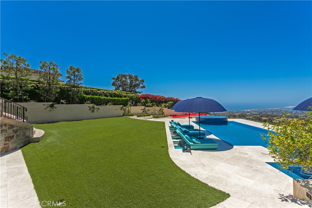 9 Pelican Crest Drive