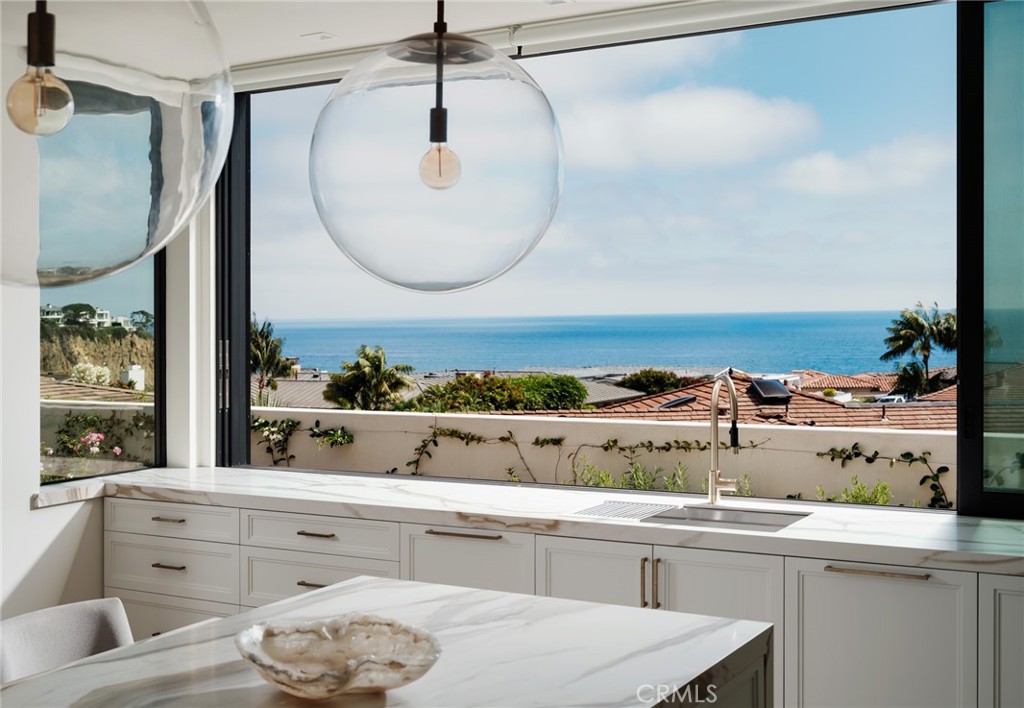 2595 Altamar