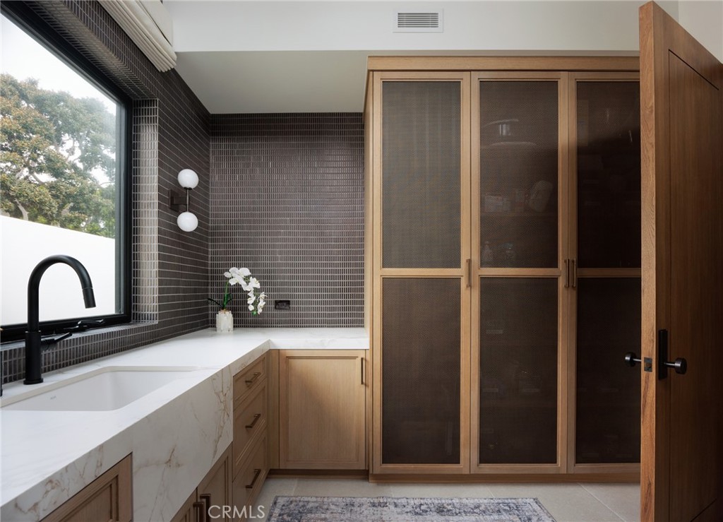 2595 Altamar