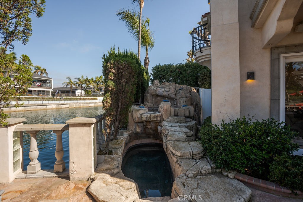 842 Harbor Island Drive