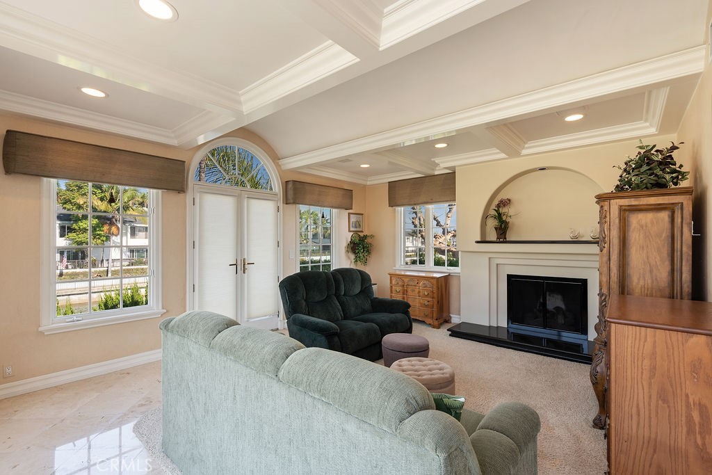 842 Harbor Island Drive
