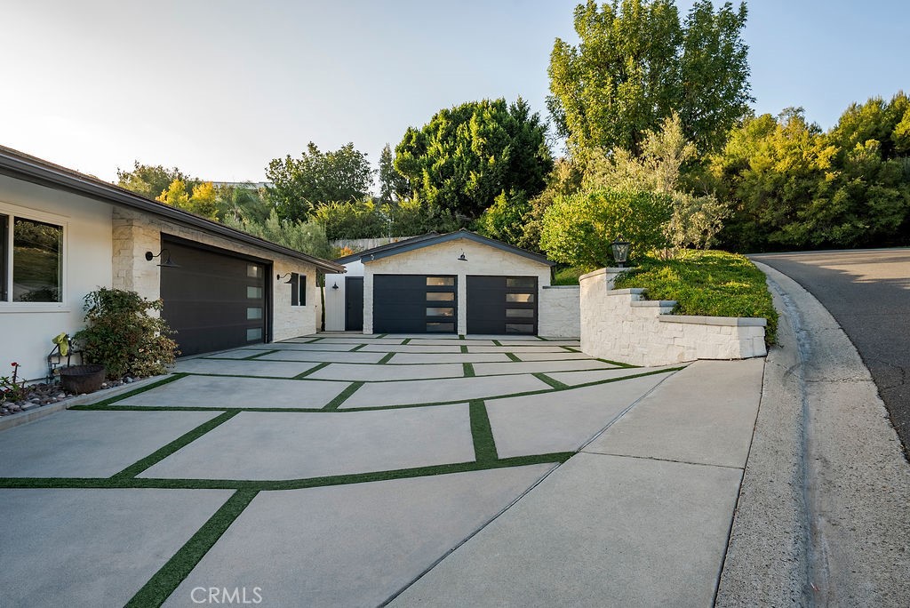18821 Ridgeview Circle
