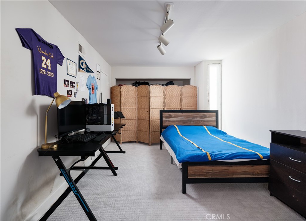 758 Barracuda Way