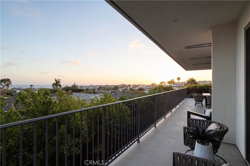 448 Serra Drive