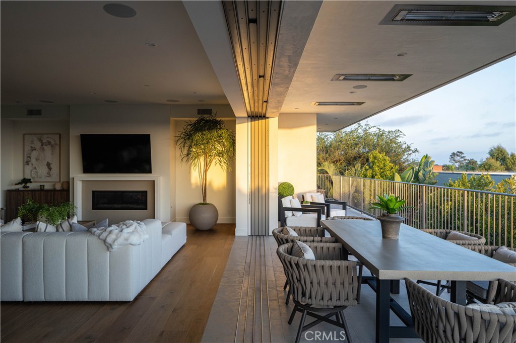 448 Serra Drive