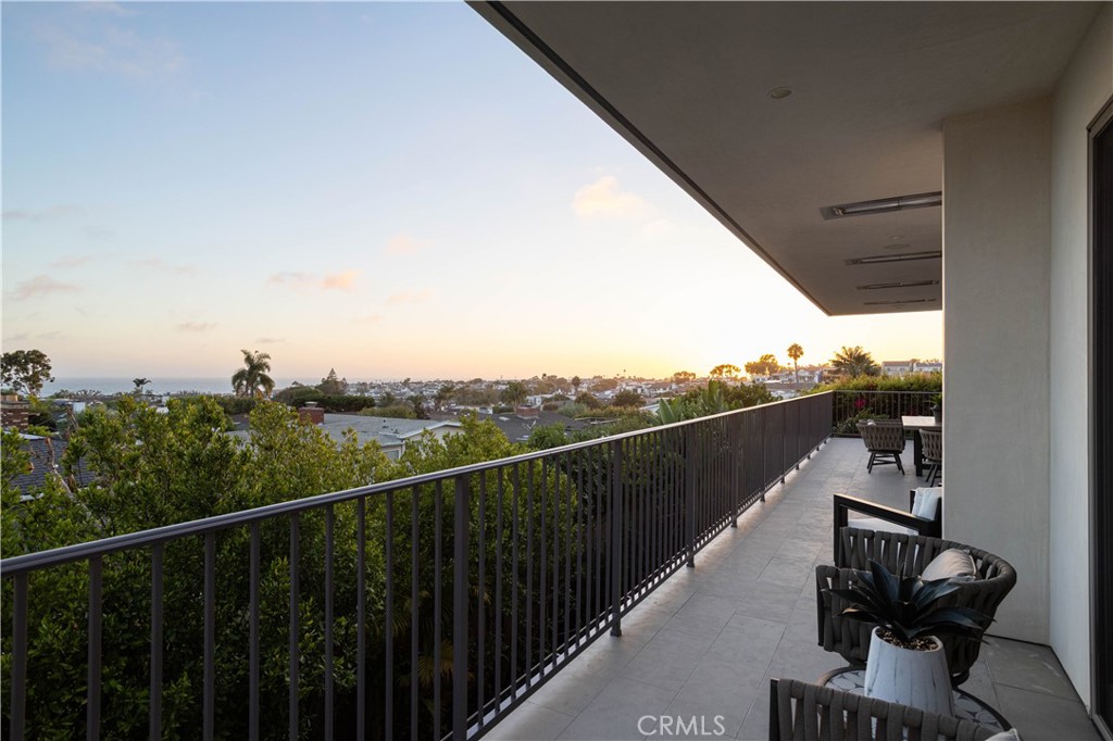 448 Serra Drive