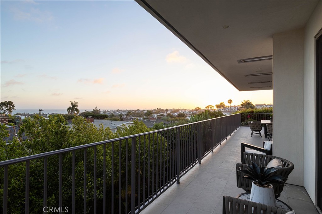 448 Serra Drive