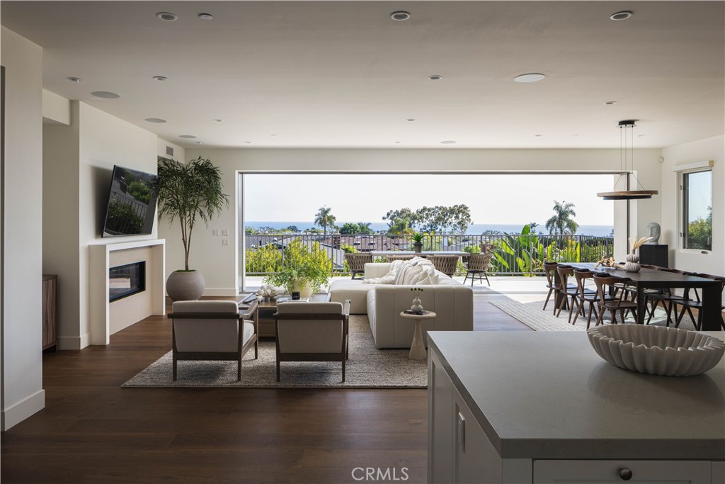 448 Serra Drive