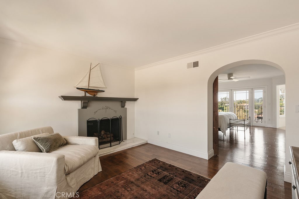 9781 Crestview Circle