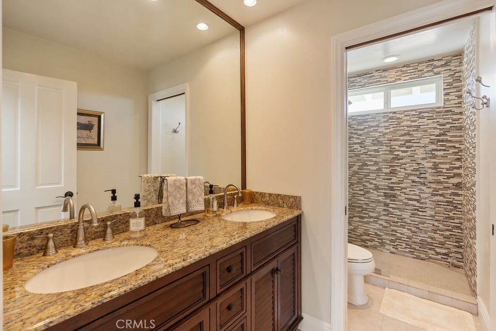 9781 Crestview Circle