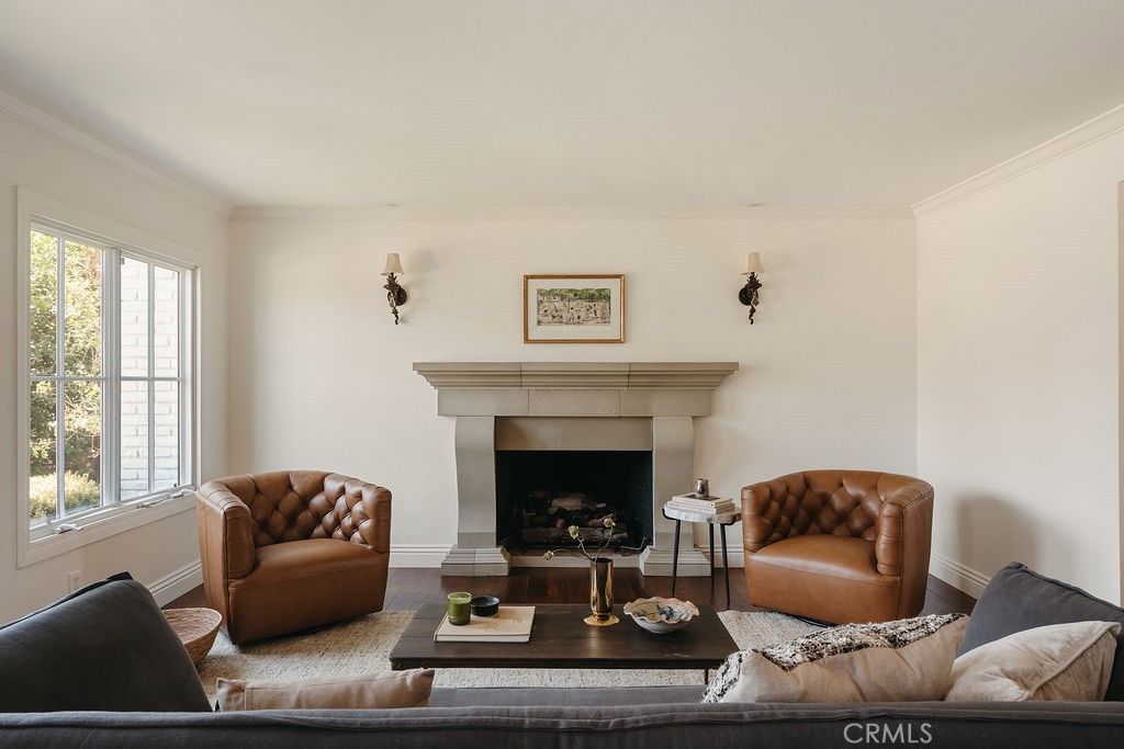 9781 Crestview Circle