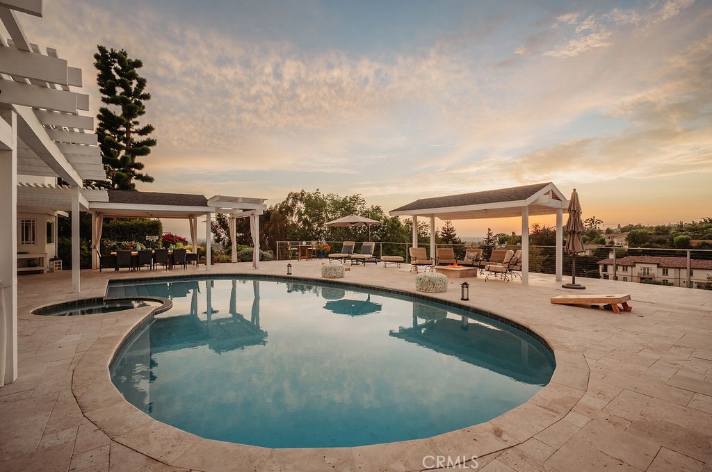 9781 Crestview Circle